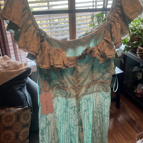 Lovely lifestyle print maxi size large. Rose Velvet. Pretty mint green/white - Picture 9 of 11